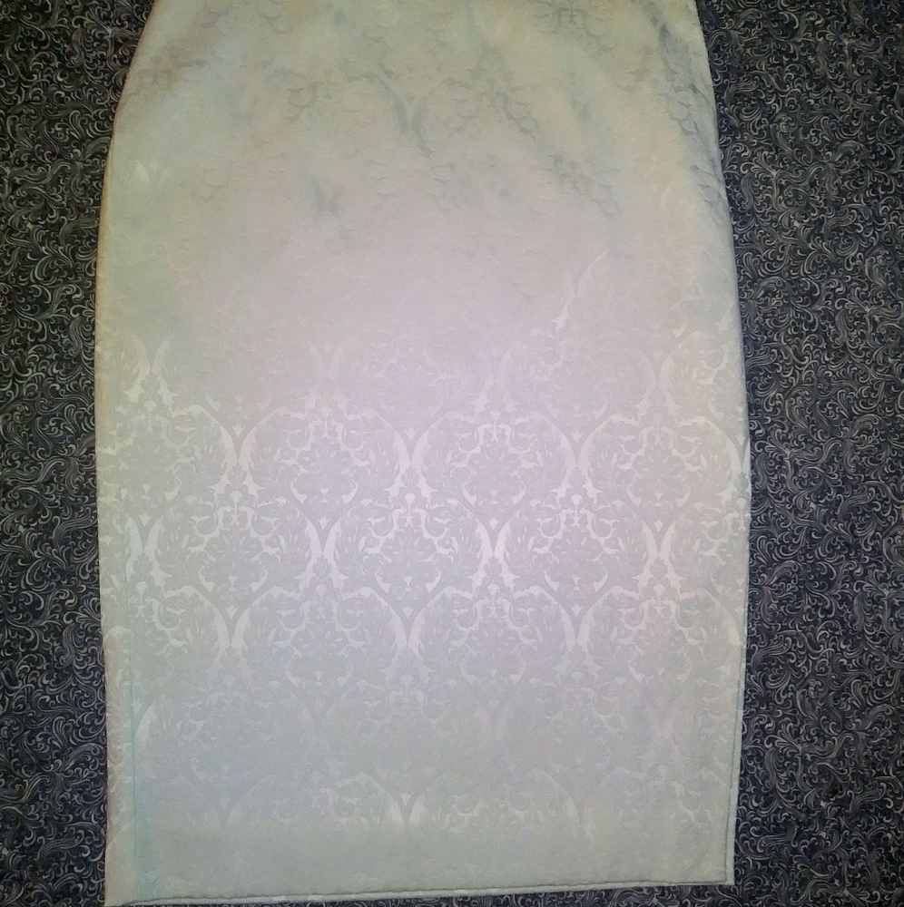 White Patterned Worthington skirt Sz. 10